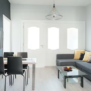 vitosha-boulevard-2bdrm-lux-apart.sofiahotelsbg.com/
